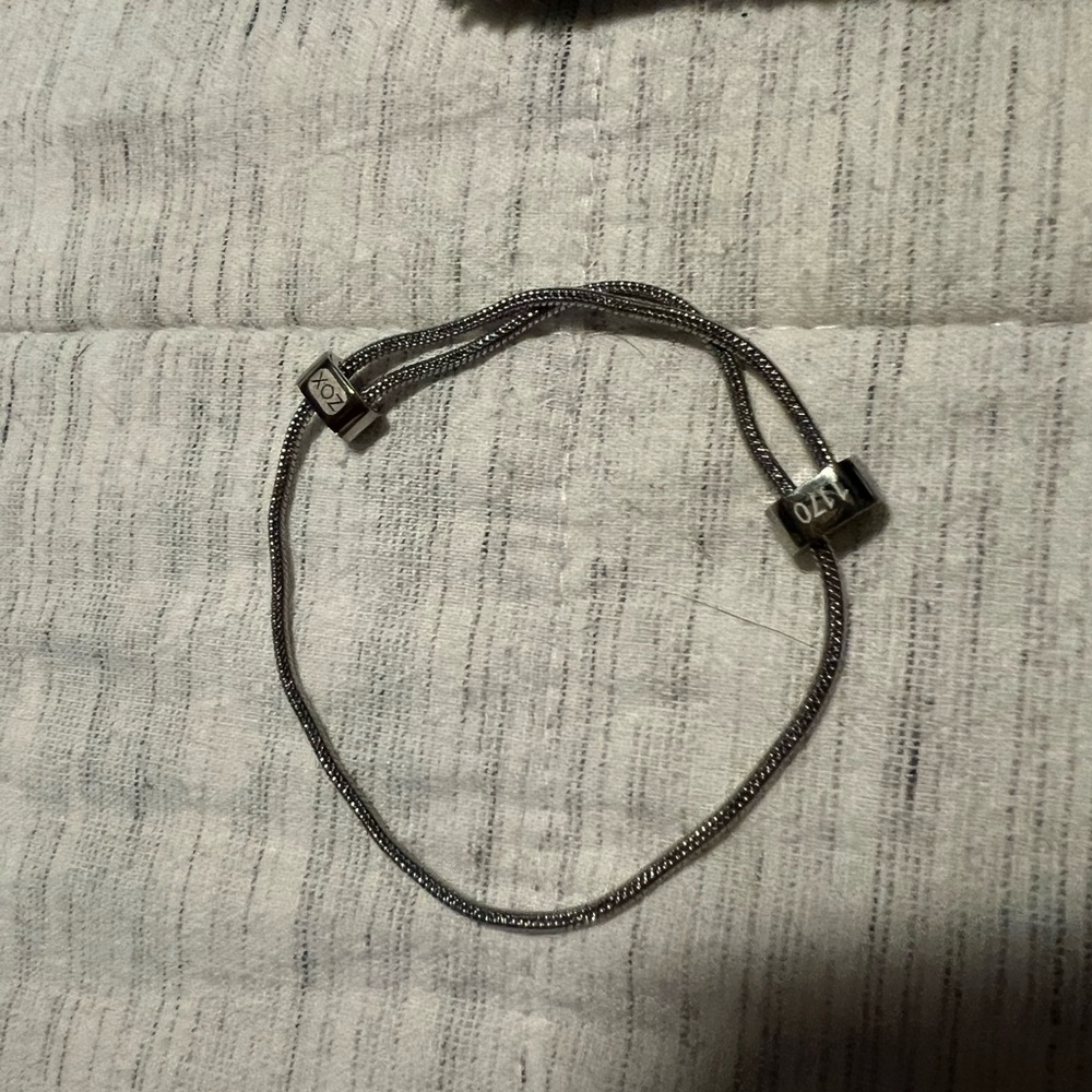 Zox silver slider adjustable bracelet